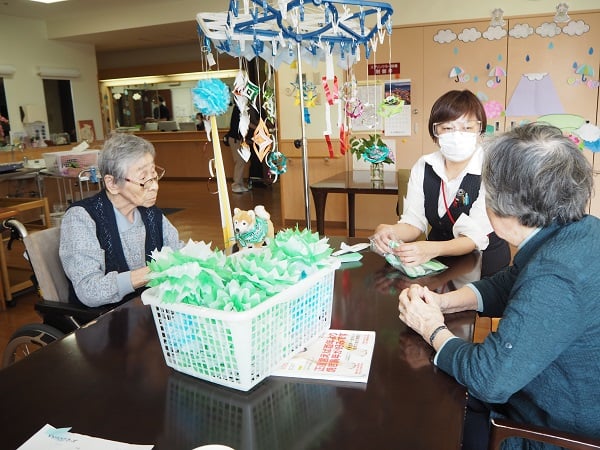 切り紙の会【七夕飾りに願いを込めて】
