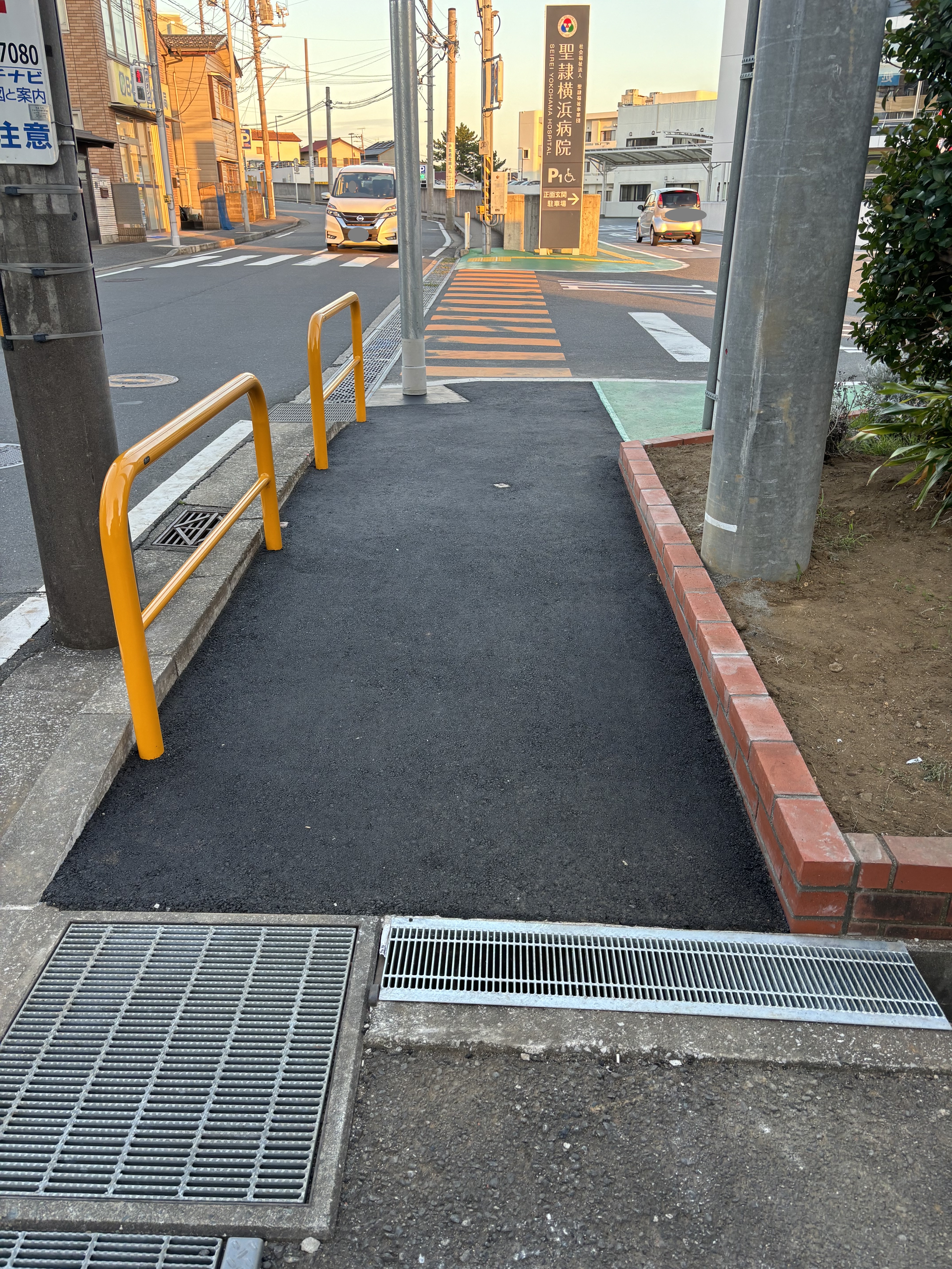 歩道の工事が完了いたしました！