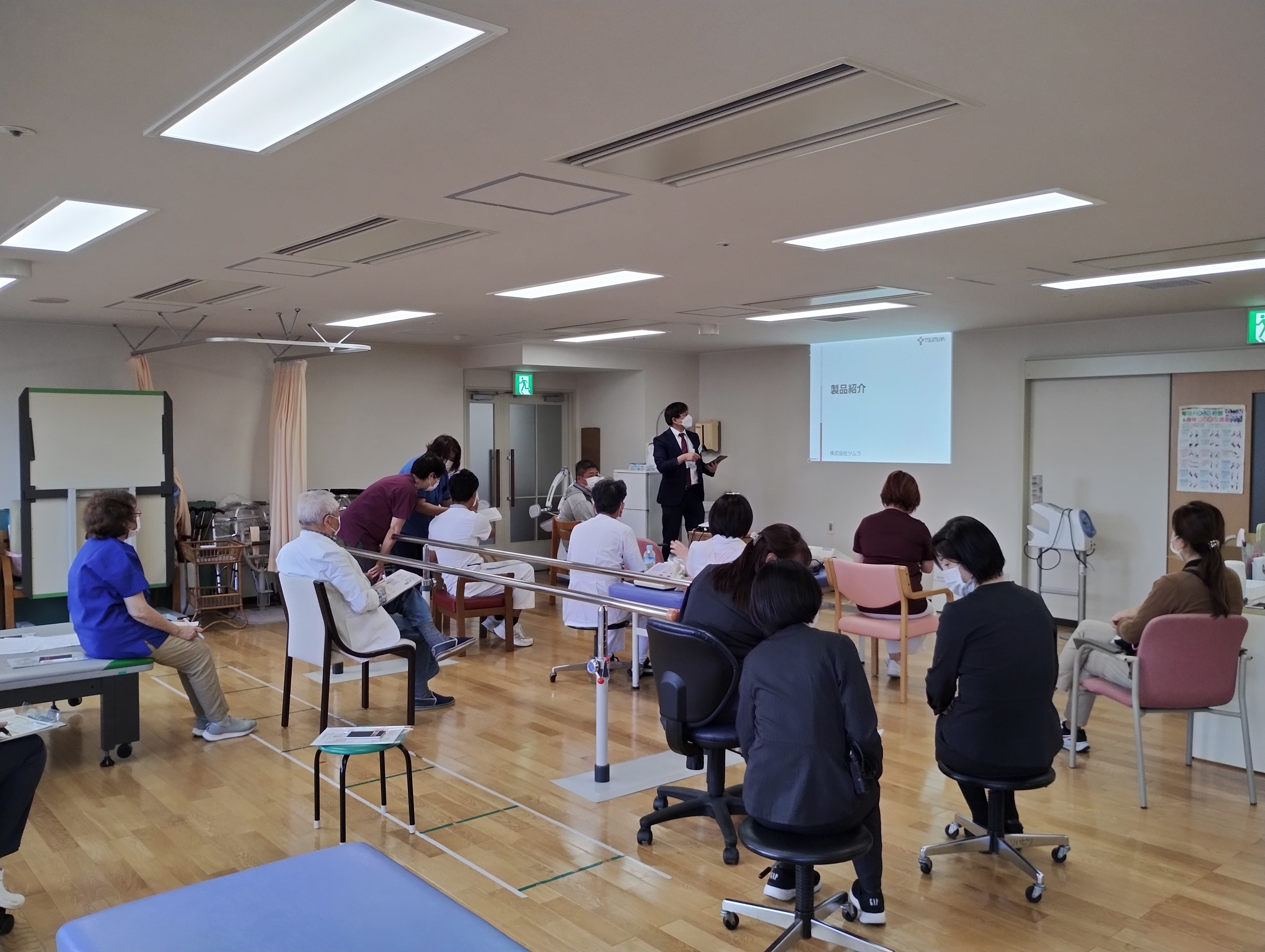 職員向けの漢方講習会を開催しました。