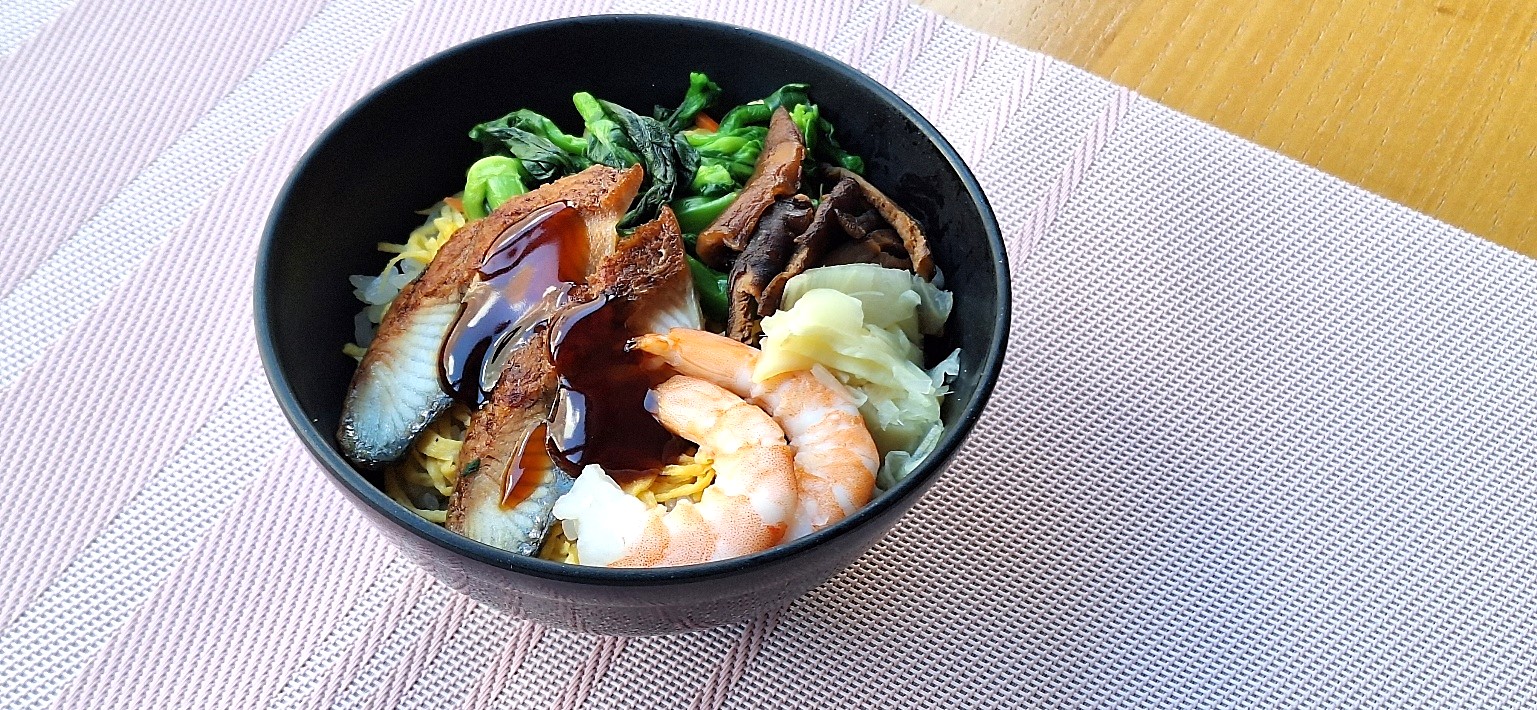 【郷土料理－蒸し寿司】