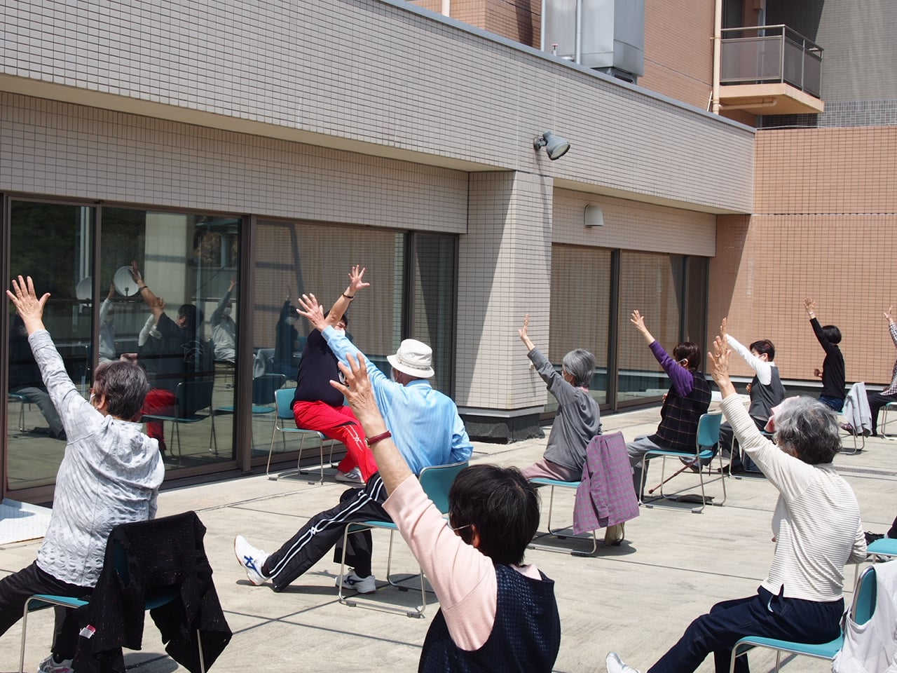 青空の下でいい汗を