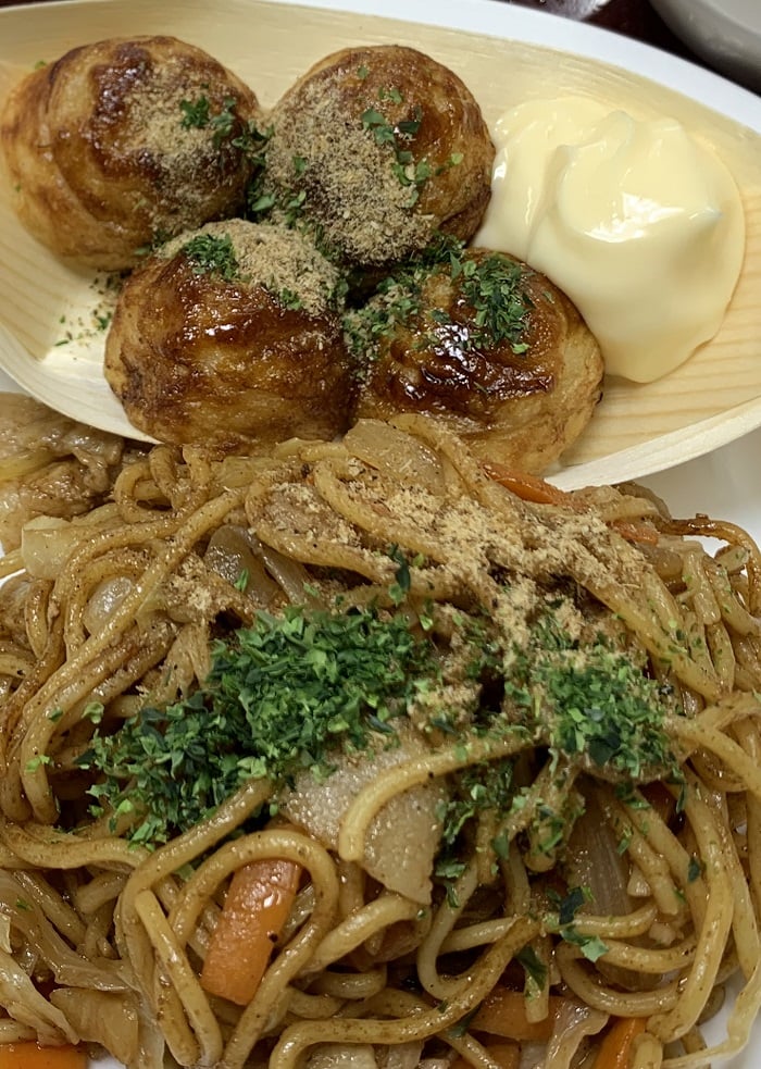 【昼食】たこ焼き＆焼きそば