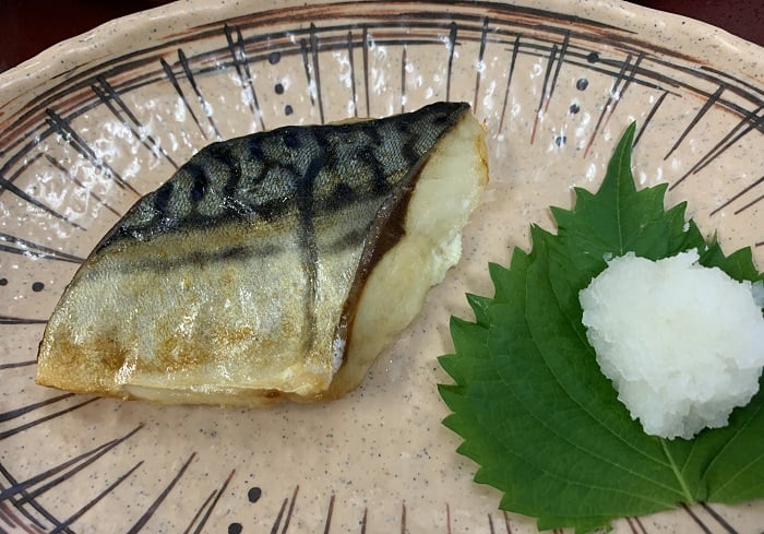【昼食】サバの塩焼き
