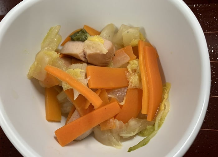 【朝食】ウインナーと野菜の炒め物