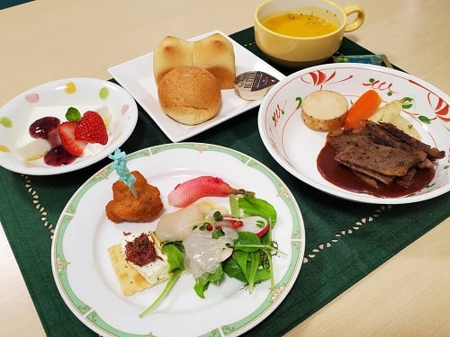 【昼食】12月24日（木）