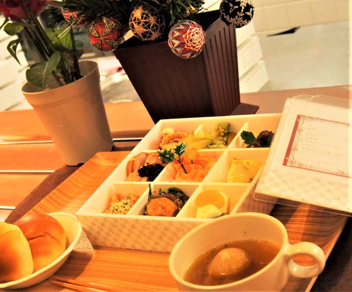 12月17日(木)夕食　クリスマススペシャル弁当