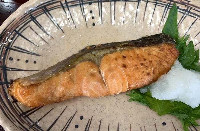 【昼食】サケの塩焼き