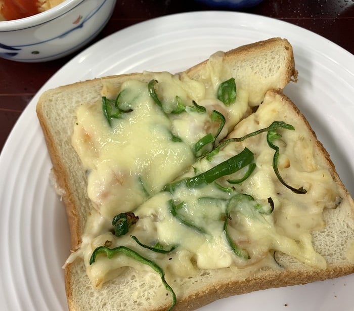 【昼食】シーフードピザトースト
