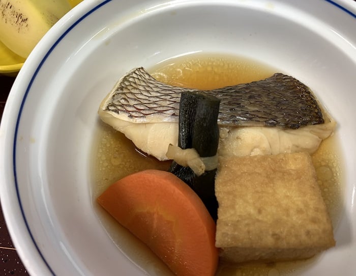 【昼食】タイと厚揚げの煮物