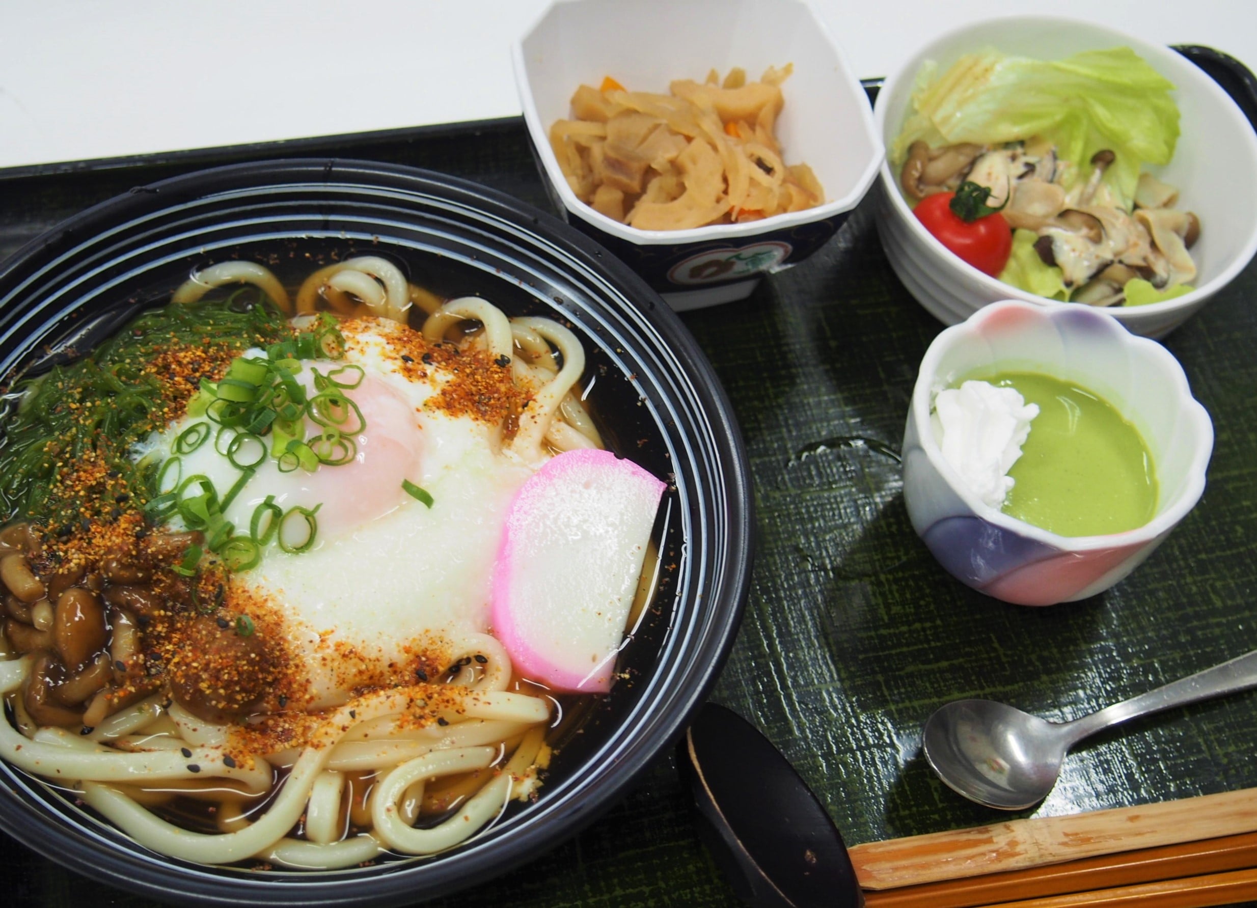 冷やしネバトロおろしうどん（昼食）