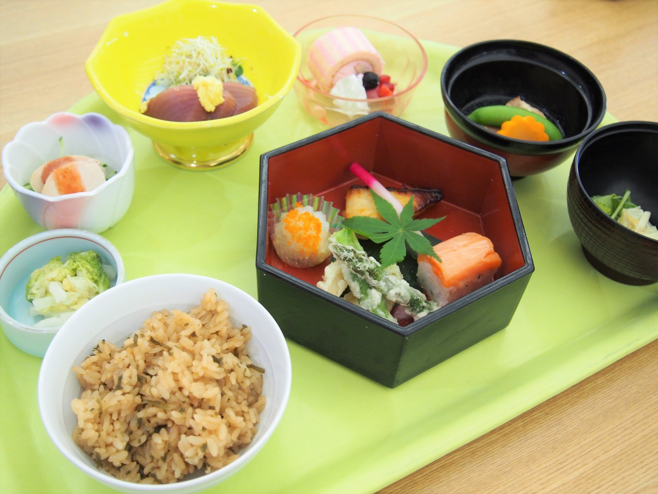 4月のスペシャルメニュー（夕食）