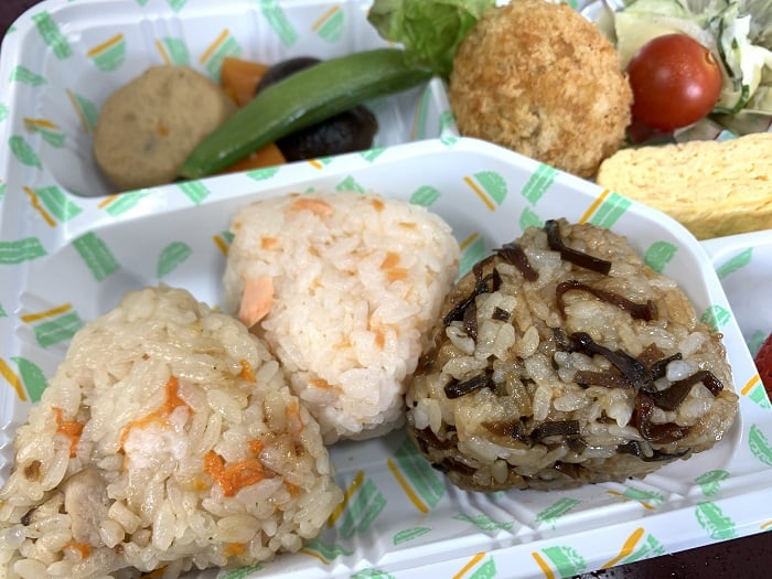 【昼食】おにぎり3種