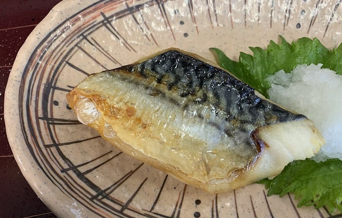 【昼食】サバの塩焼き