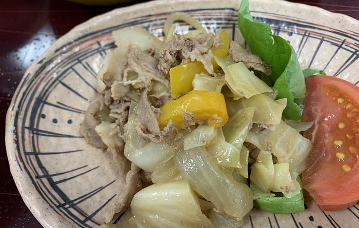 【昼食】キャベツと豚肉のニンニク炒め