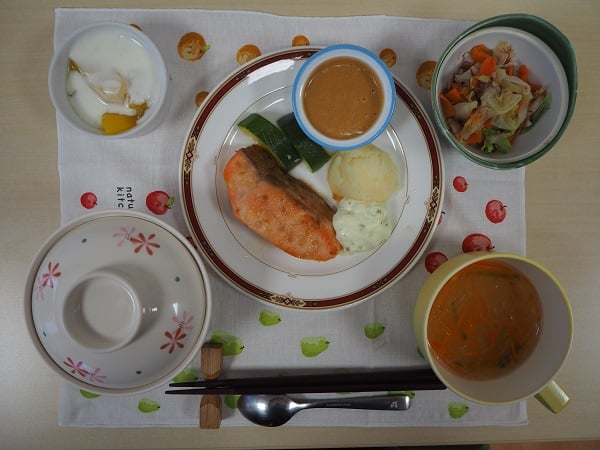 夕食【サーモンムニエルタルタルソース】