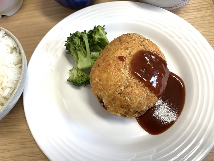 【昼食】牛肉のコロッケ