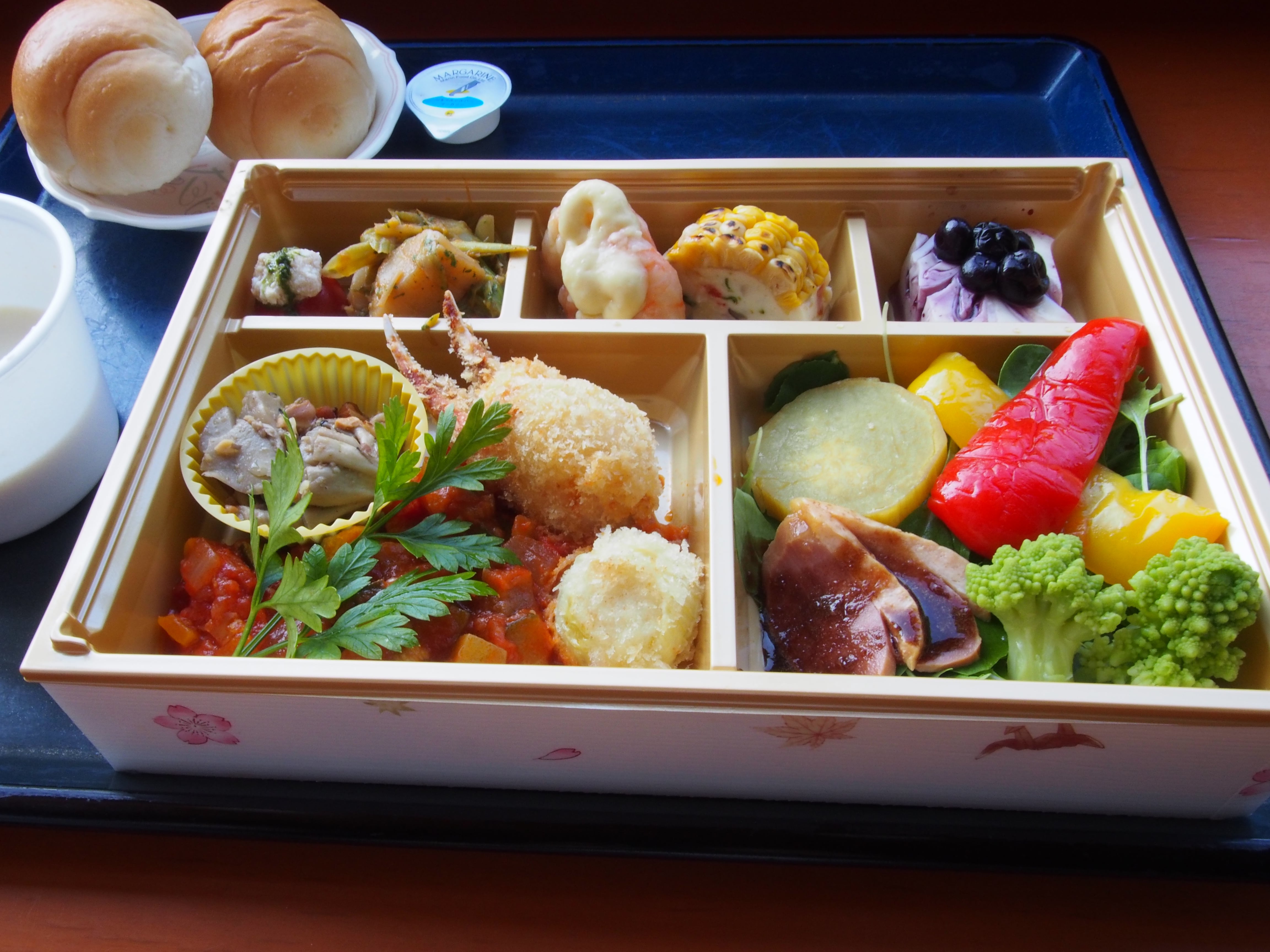8月26日（木）夕食～厳選食材をふんだんに盛り込んだ特別メニュー～