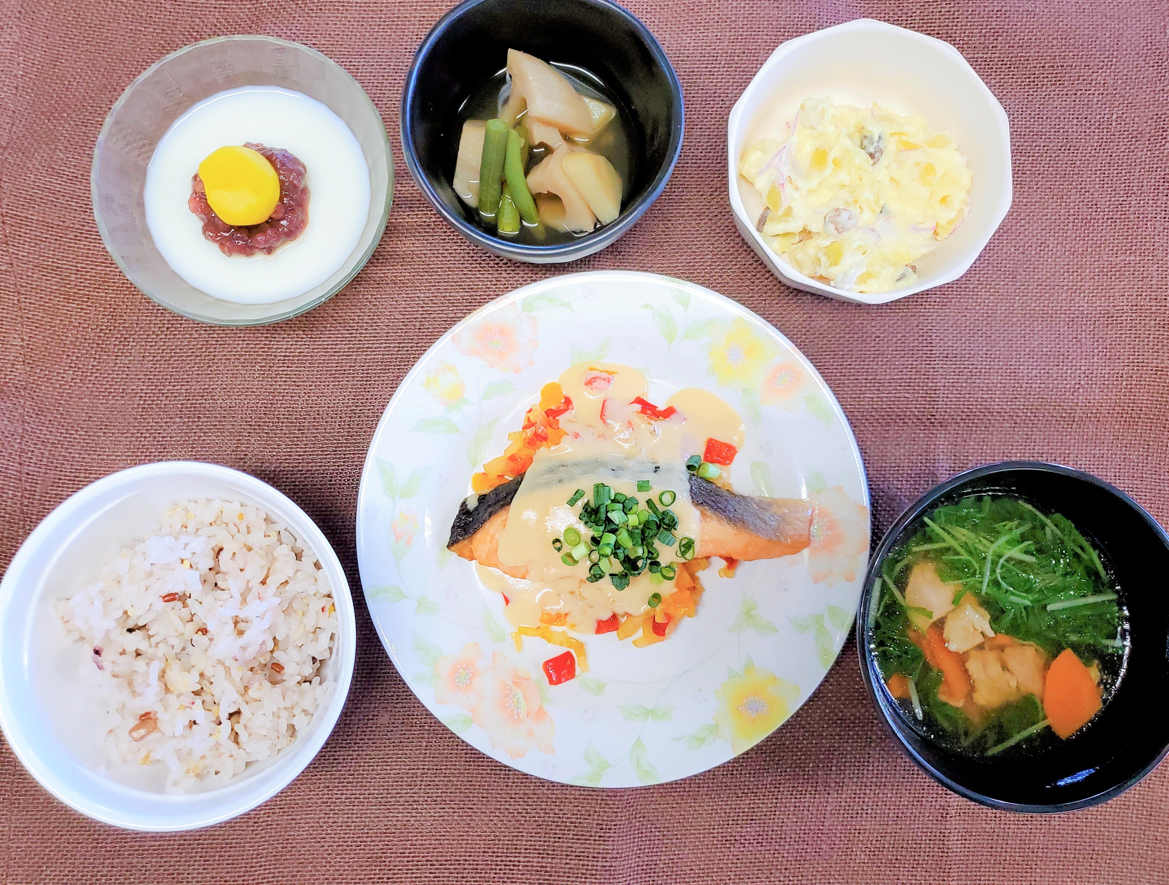 食事のブログを更新しました！～10月の誕生会食～　