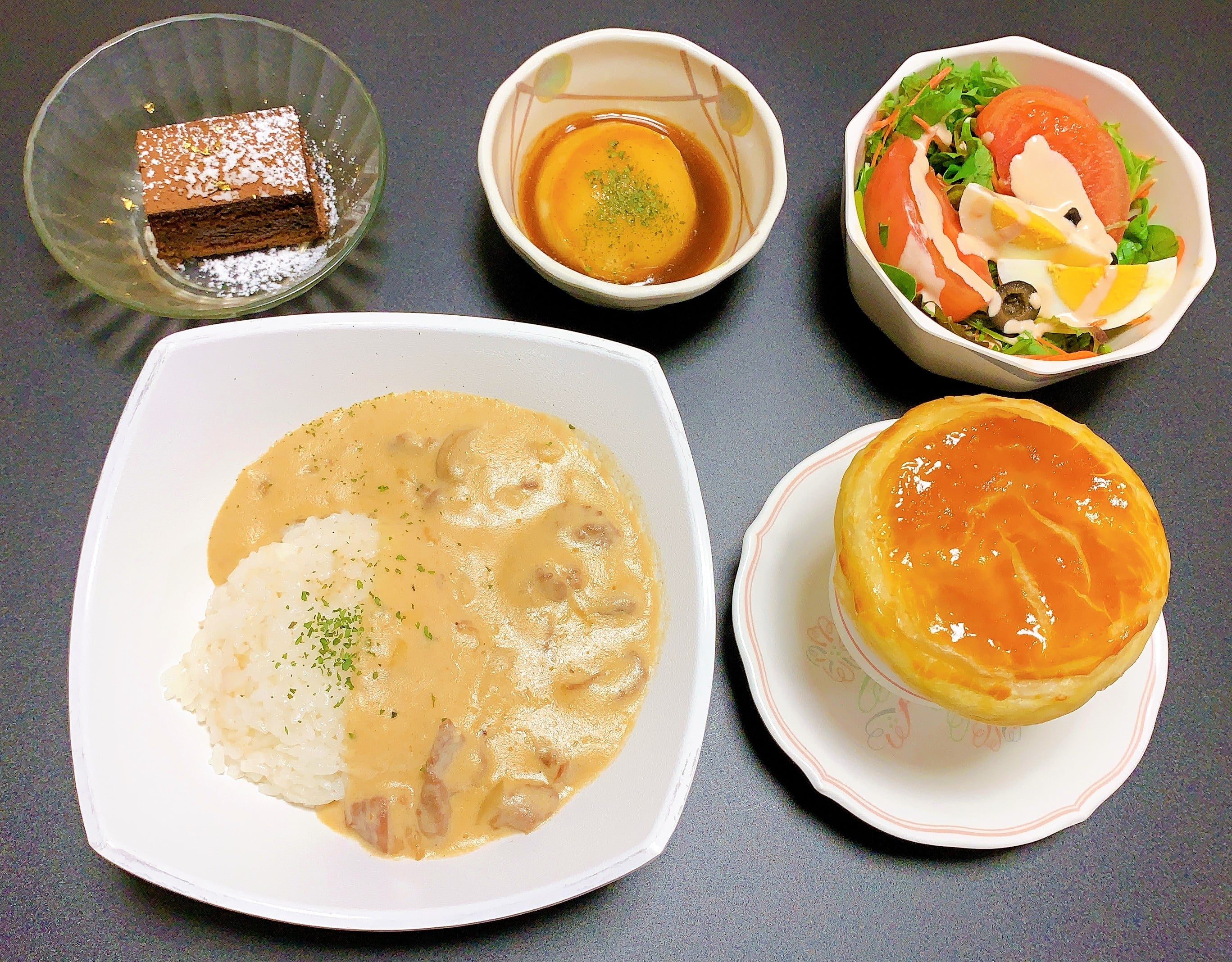 食事のブログを更新しました！～11月の誕生会食～