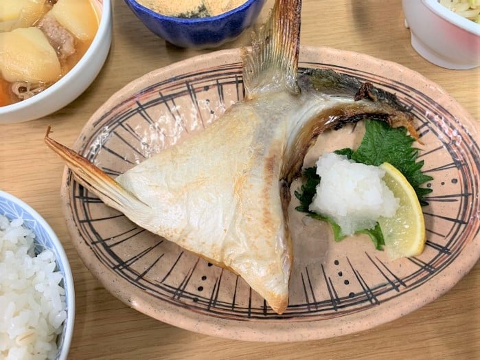 【夕食】カマの塩焼き