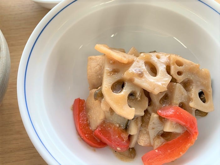 【昼食】鶏むね肉とれんこんの黒酢炒め
