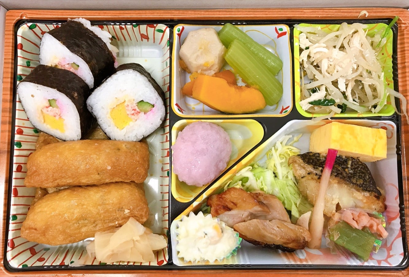 お花見弁当（昼食）