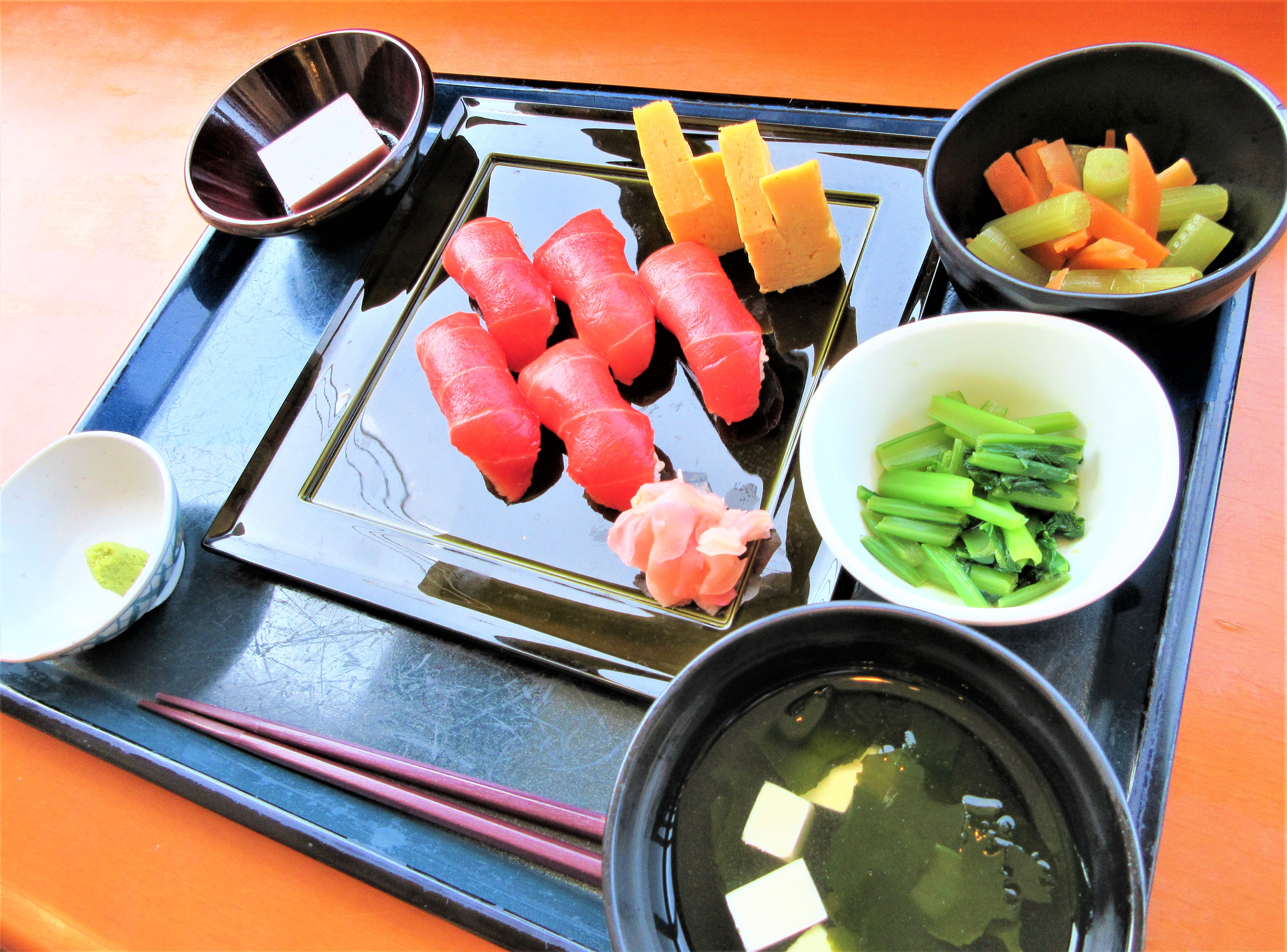 食事のブログを更新しました！今夜は特別料理『まぐろづくしにぎり寿司』