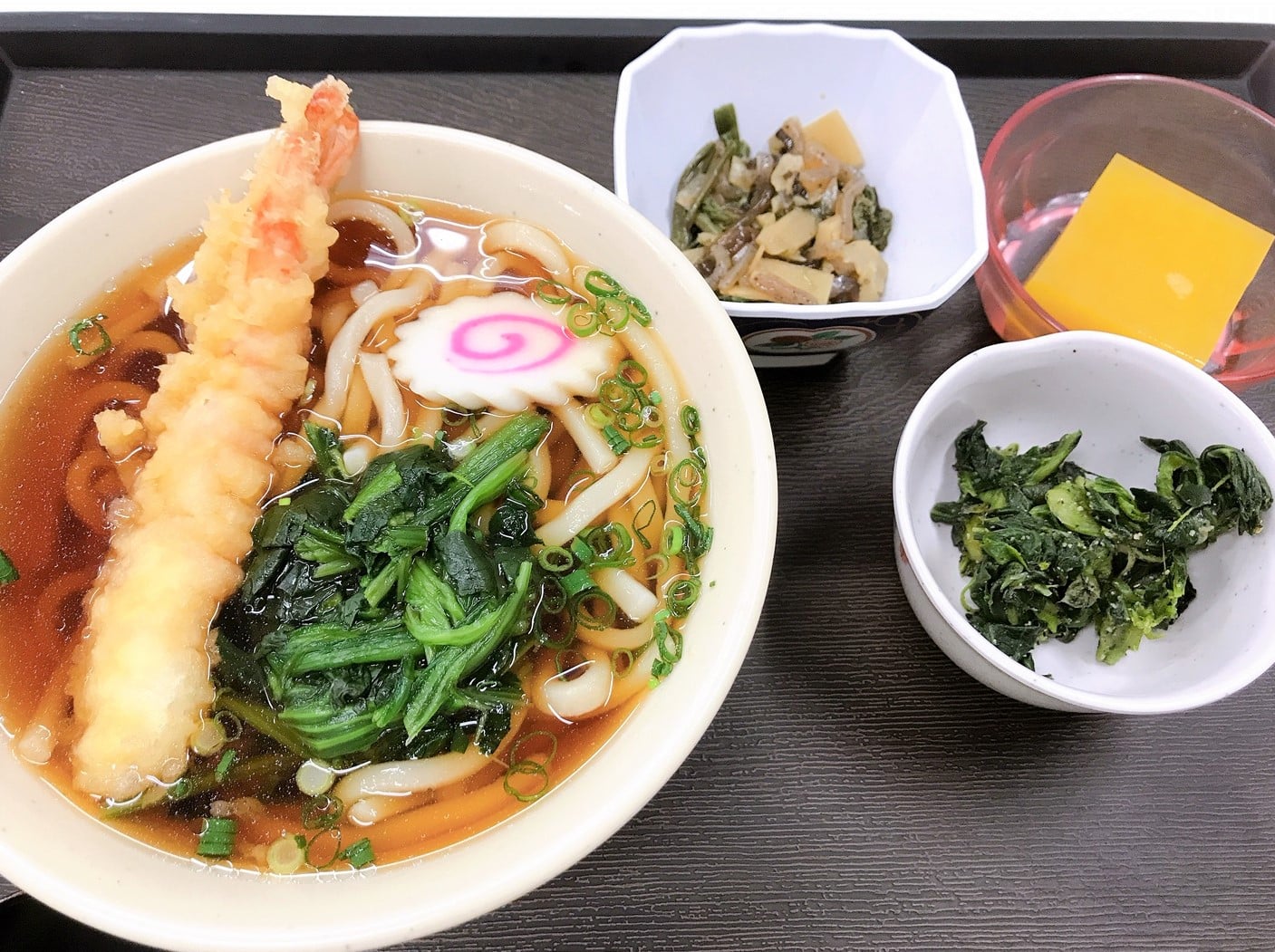 天ぷらうどん（昼食）