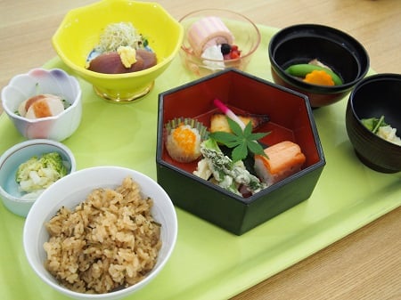 4月のスペシャルメニュー（夕食）