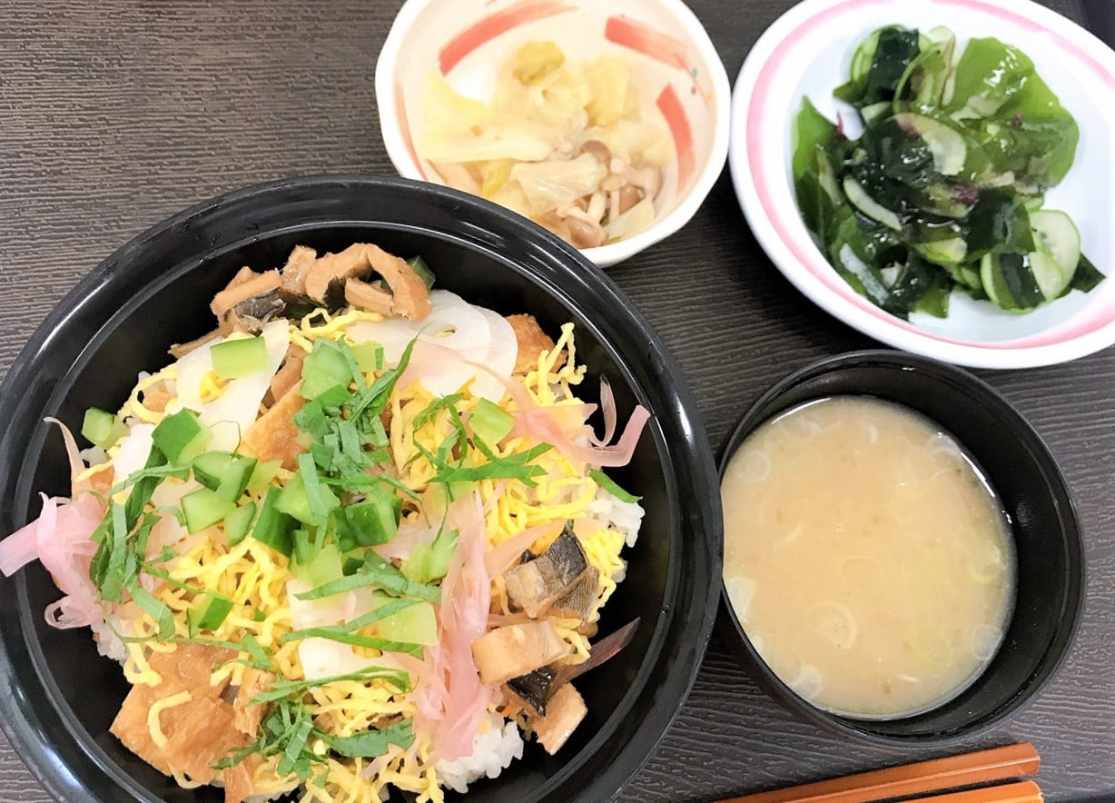 さっぱり夏ちらし（昼食）