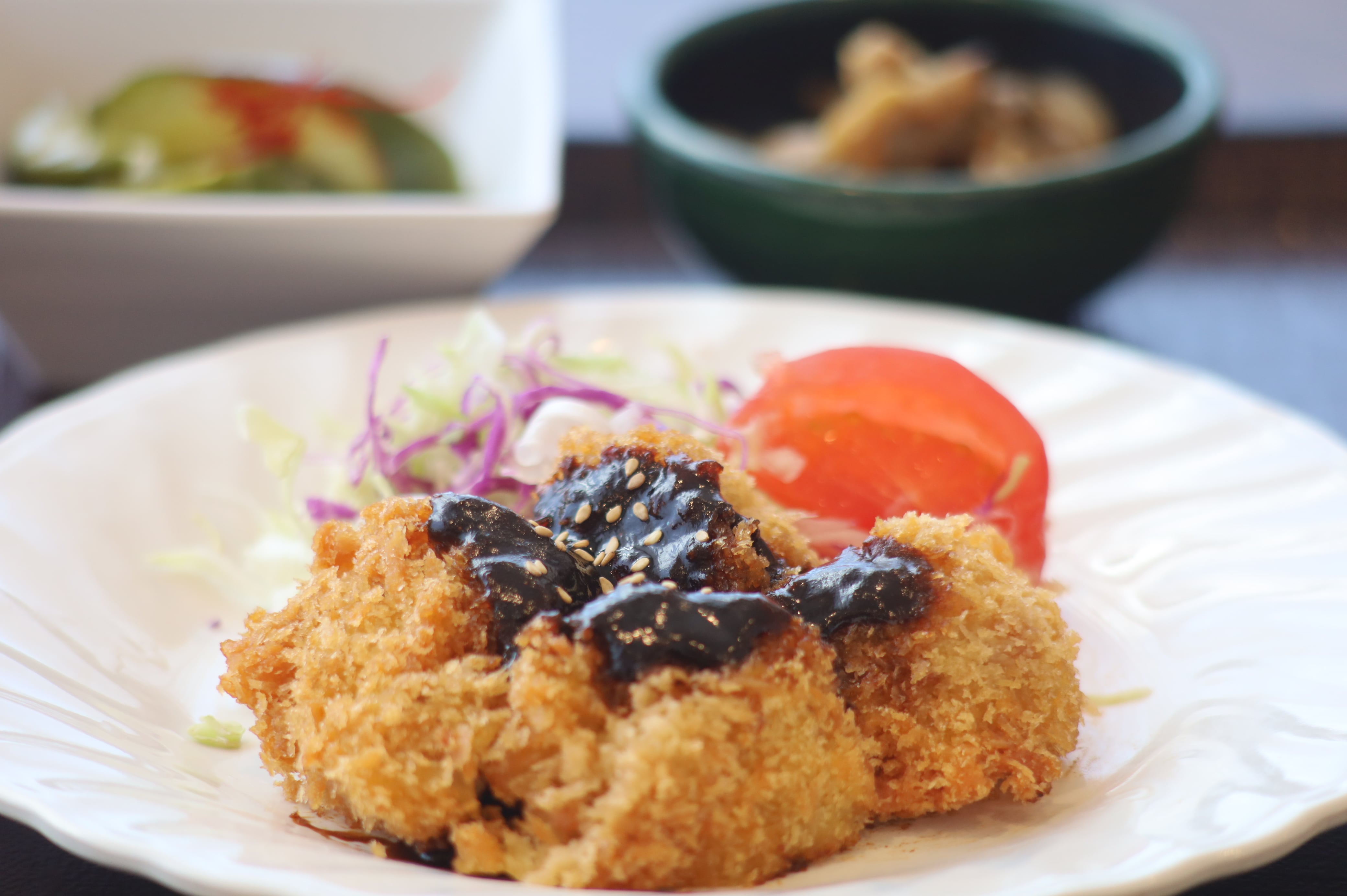 調理師おすすめ献立　『豚ヒレ肉の味噌カツ』・『鯛の香味ソースがけ』