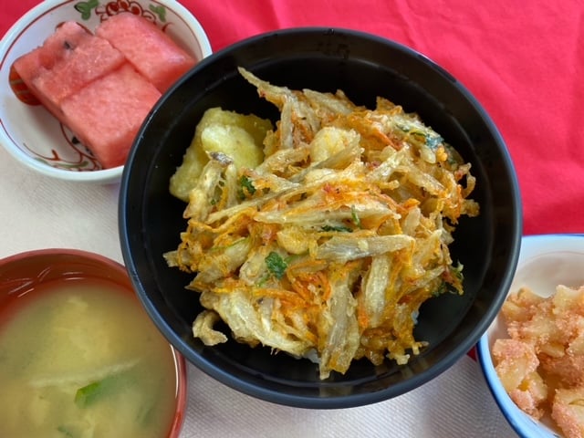 昼食【かき揚げ丼】