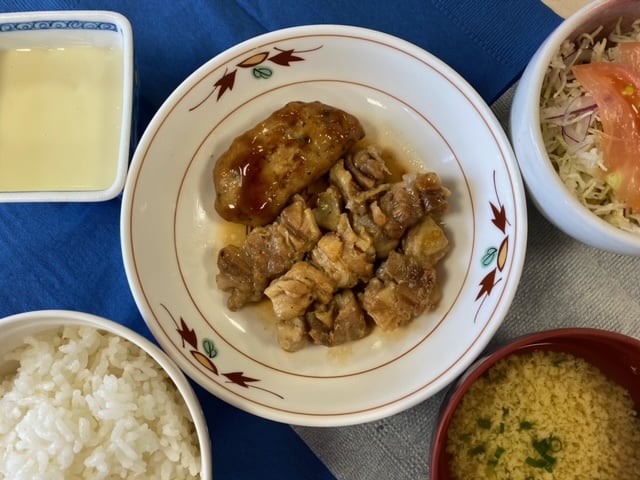 昼食【焼き鳥の日】