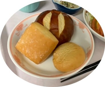 昼食【パンの盛合せ】