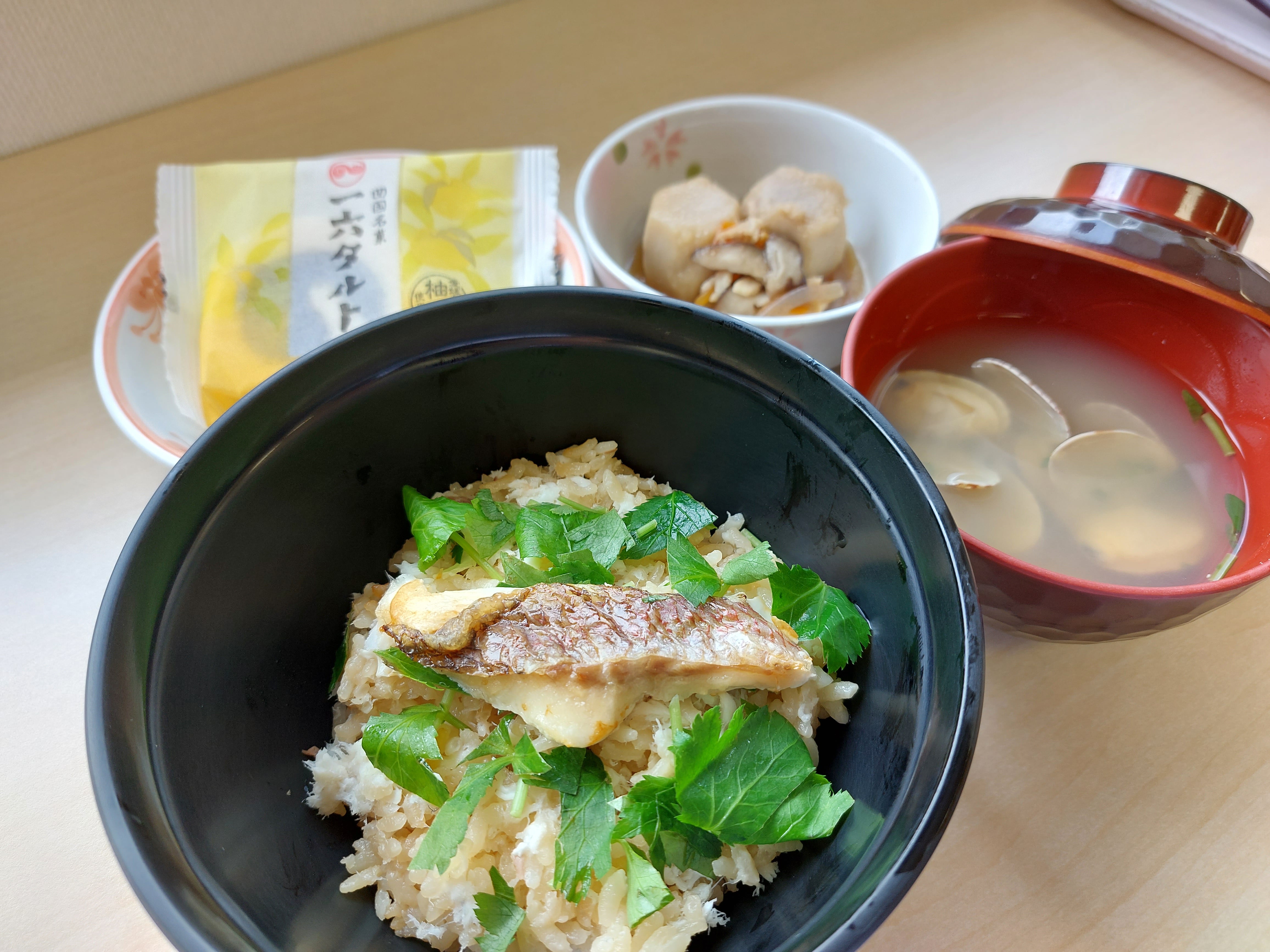 昼食【松山鯛めし】