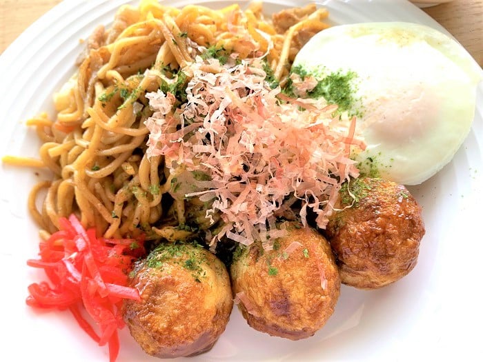 【昼食】たこ焼き＆焼きそば