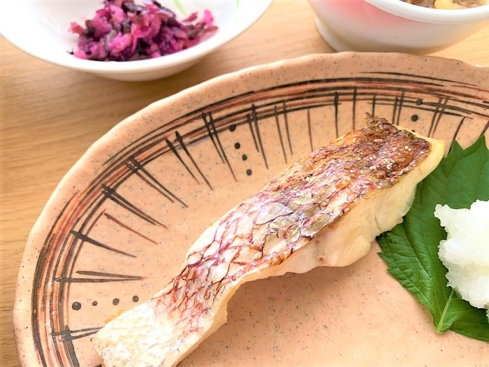【昼食】タイの塩焼き