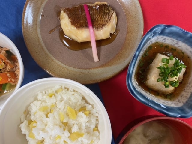 夕食【重陽の節句・栗ご飯】