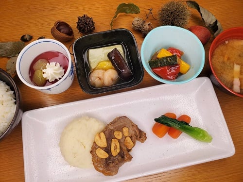 【夕食】9月27日（火）～9月お誕生会食～