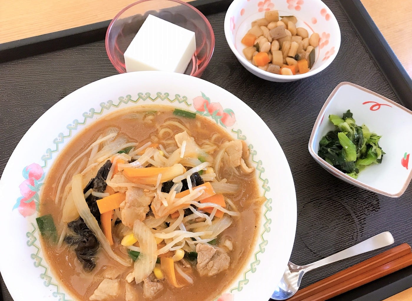 味噌バターラーメン（昼食）