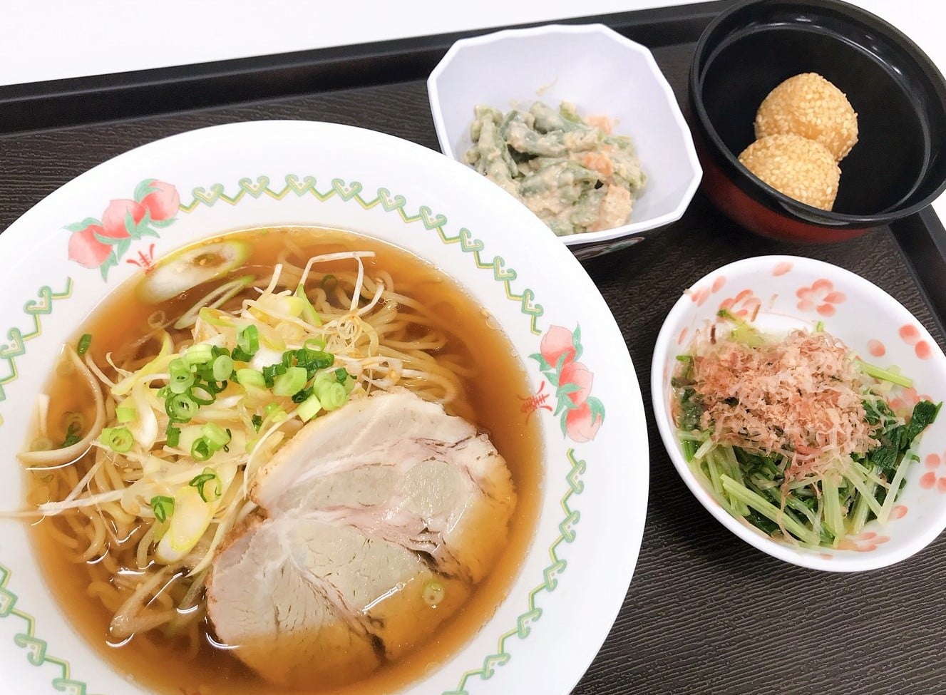 ネギ辛ラーメン（昼食）