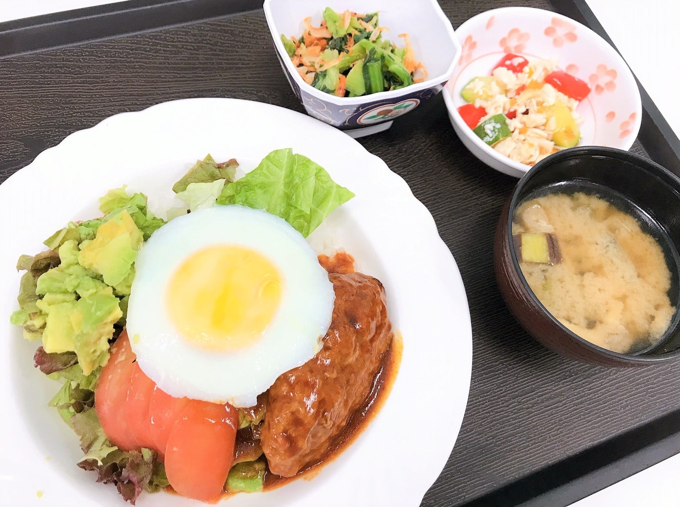 ロコモコ丼（昼食）