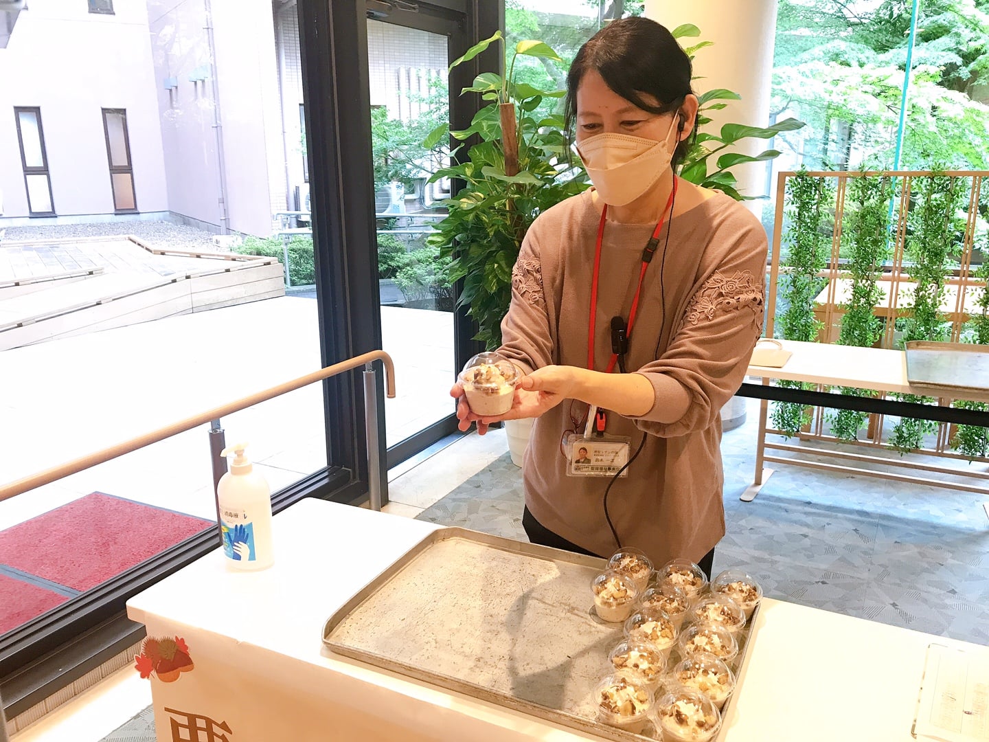 季節のデザートの振る舞い”栗ムース”