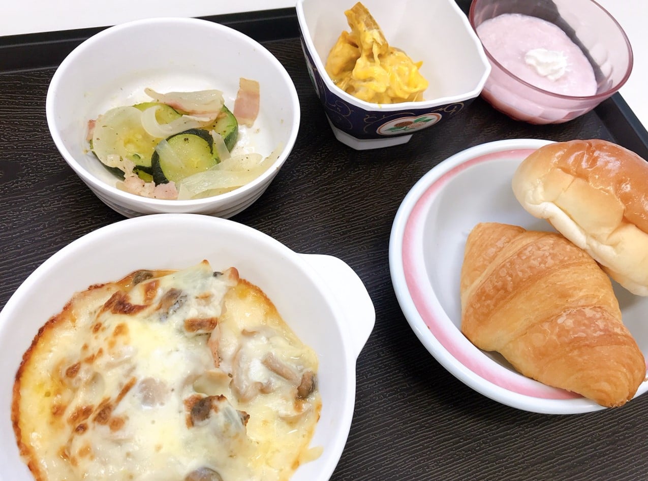 秋鮭ときのこのグラタン（昼食）