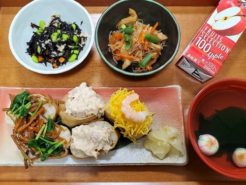 【昼食】10月25日（火）