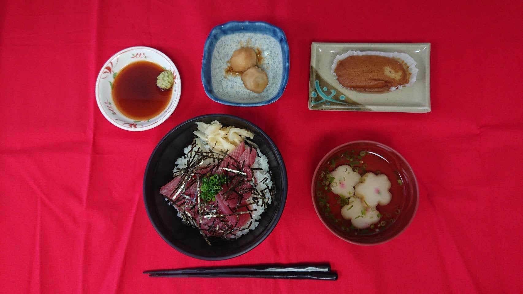 昼食【鉄火丼】