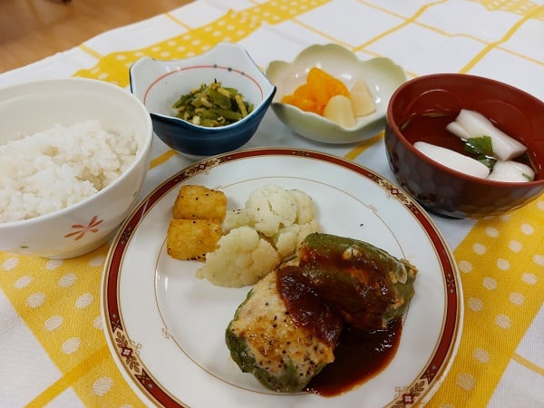 夕食【ピーマンの肉詰め】