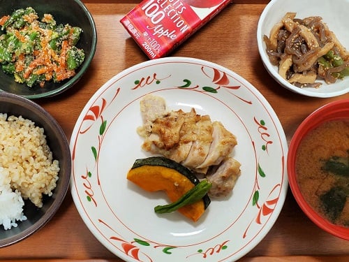 【昼食】11月15日（火）