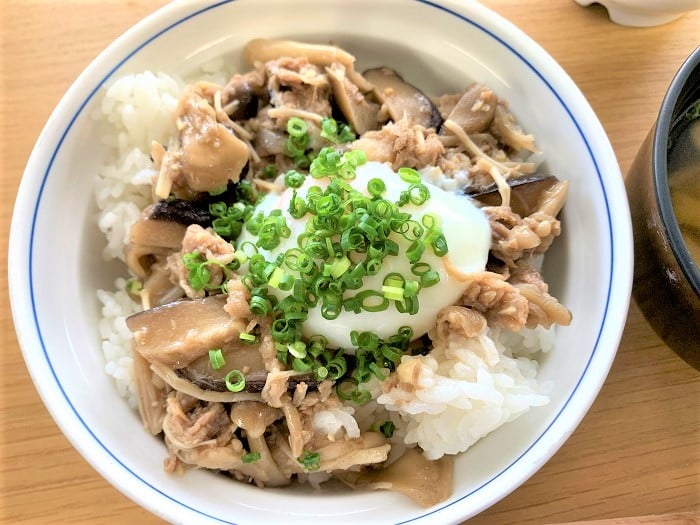 【昼食】牛温玉きのこ丼