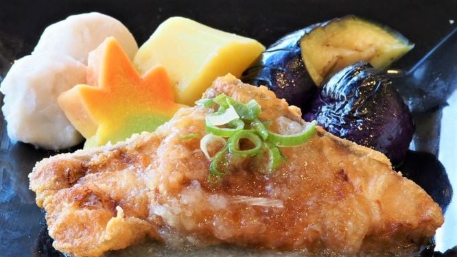 鰤の竜田揚げ～みぞれ餡～、鶏と秋野菜の煮物～白味噌仕立て～